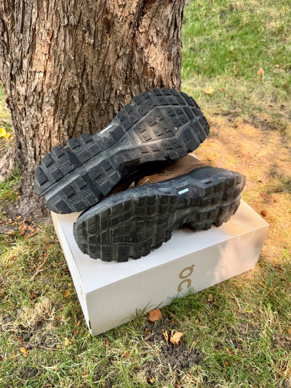 On Running Cloudrock Mid Waterproof Hiking Shoes - US11 - Picture 3 of 6